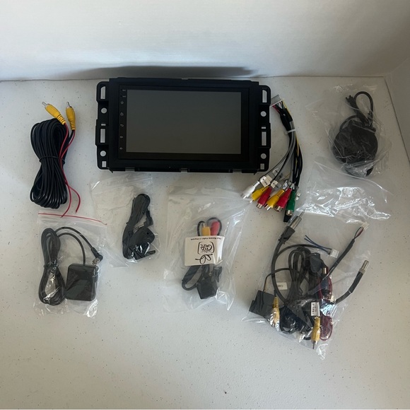 Android car radio 8 inch Chevy Silverado, Tahoe, and others 2006 body style - Picture 7 of 11